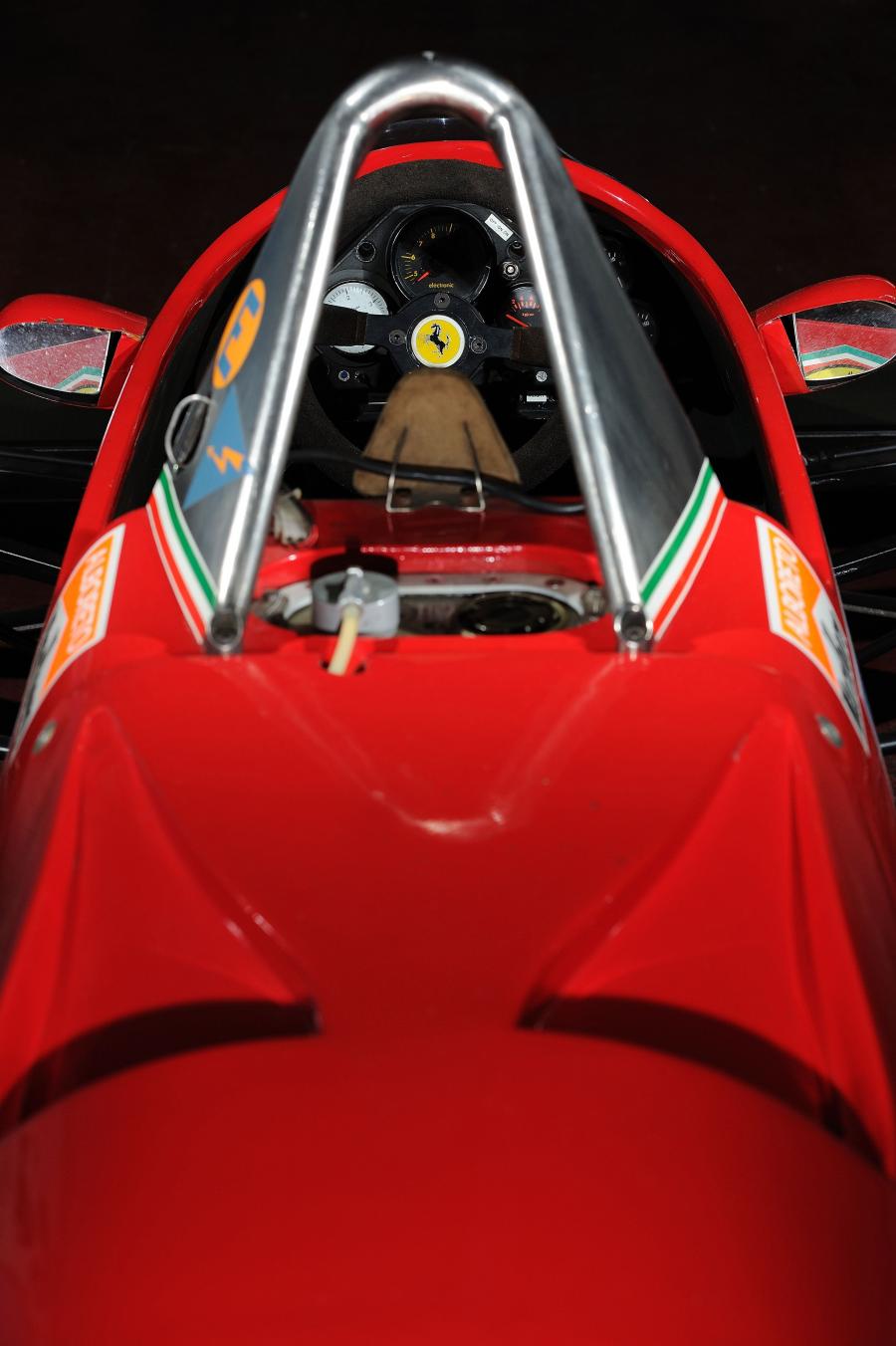  Ferrari 126 C4 F1 Race Car 1984 года  (фото 4 из 18)